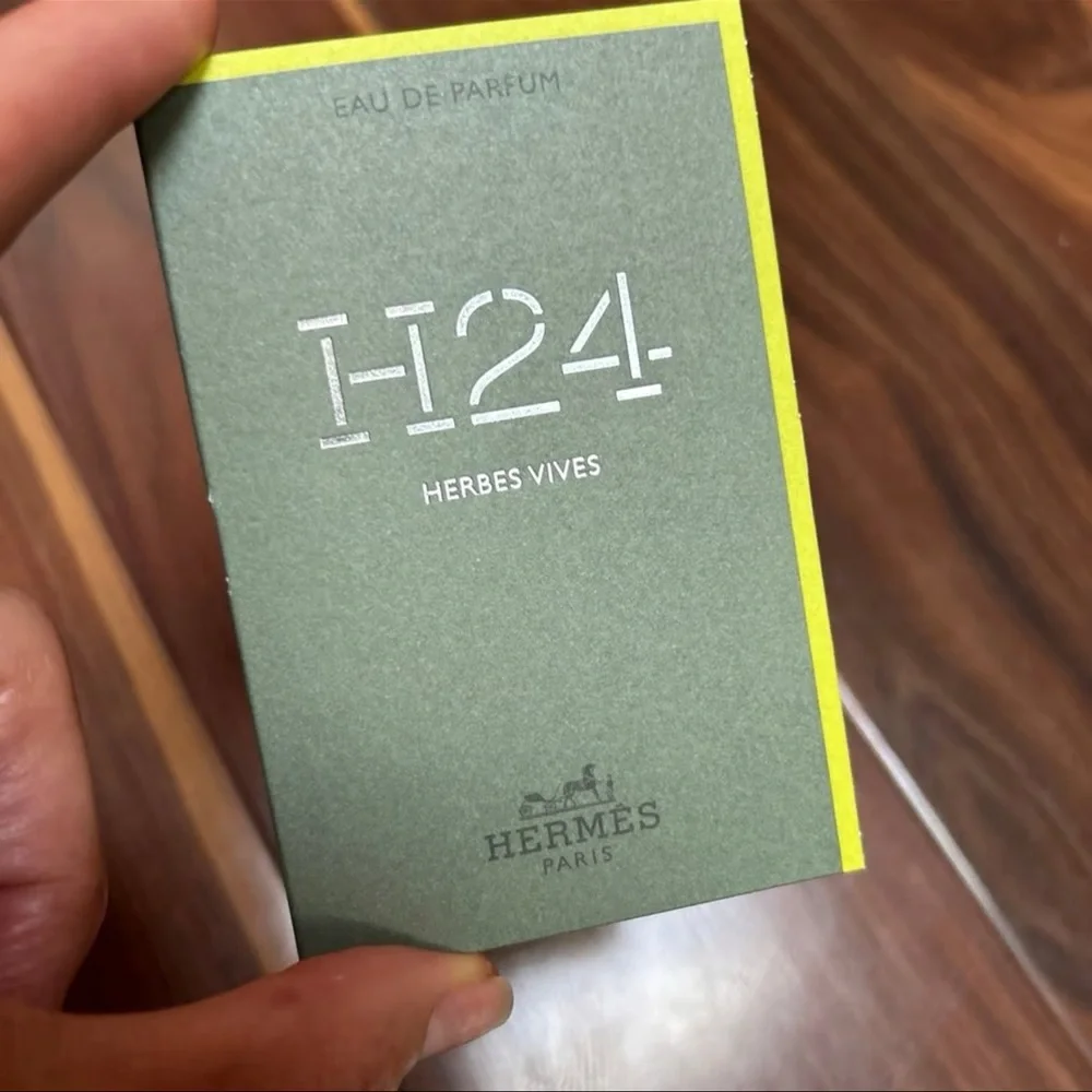 NEW ~ HERMES ~ 5 SAMPLES SET